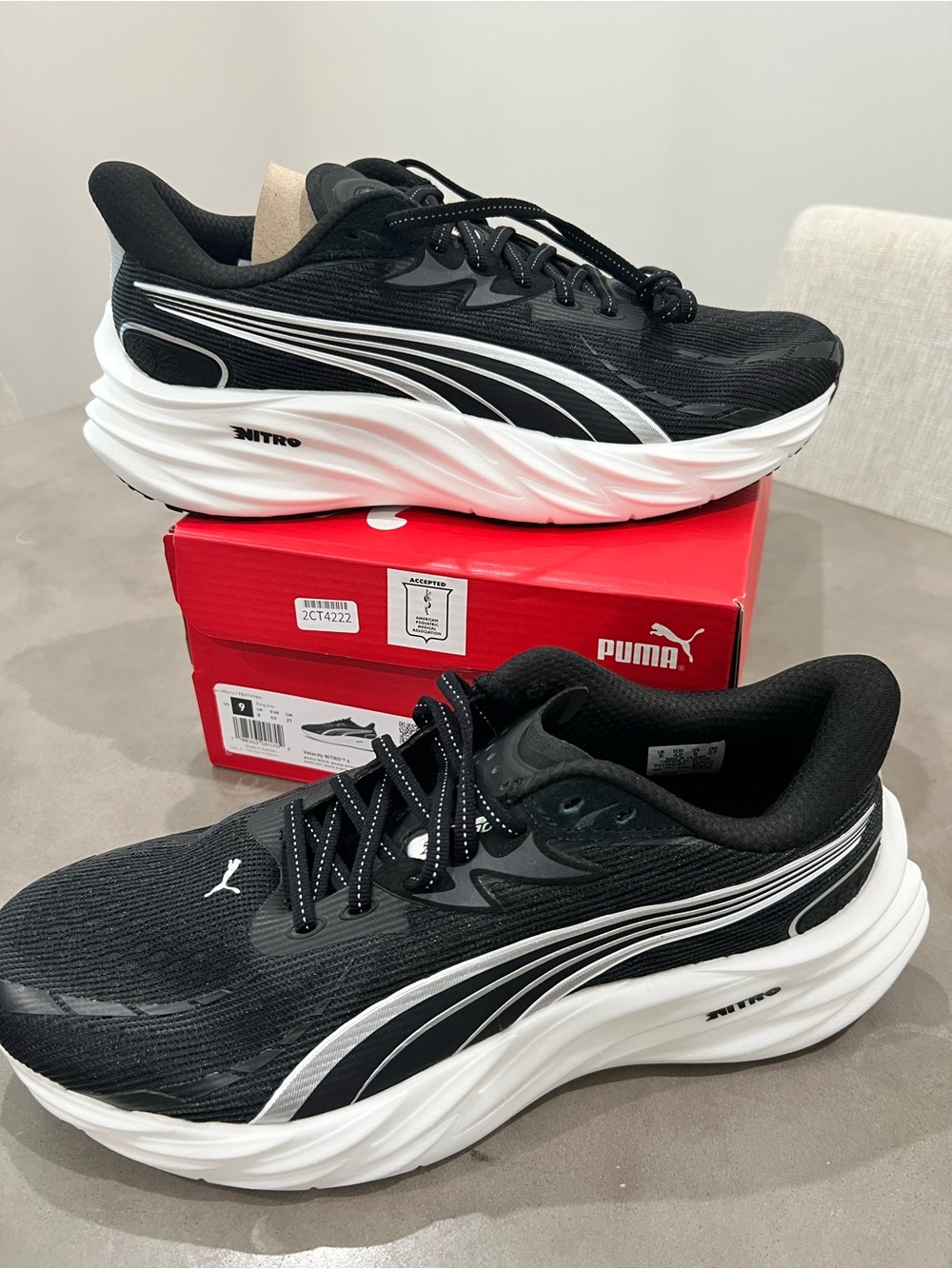 Puma Velocity Nitro 4-Black/White Running Shoes- size 9 men/10.5 women